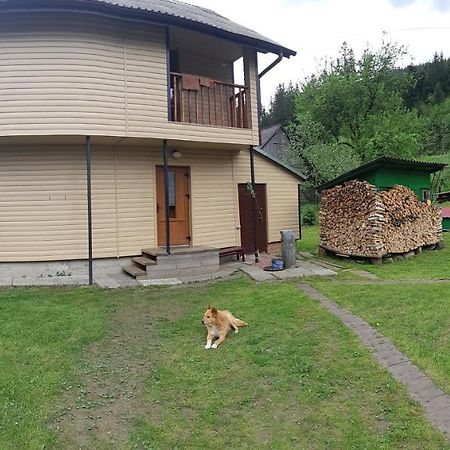 Котедж Під Горою Tatariv Exterior photo